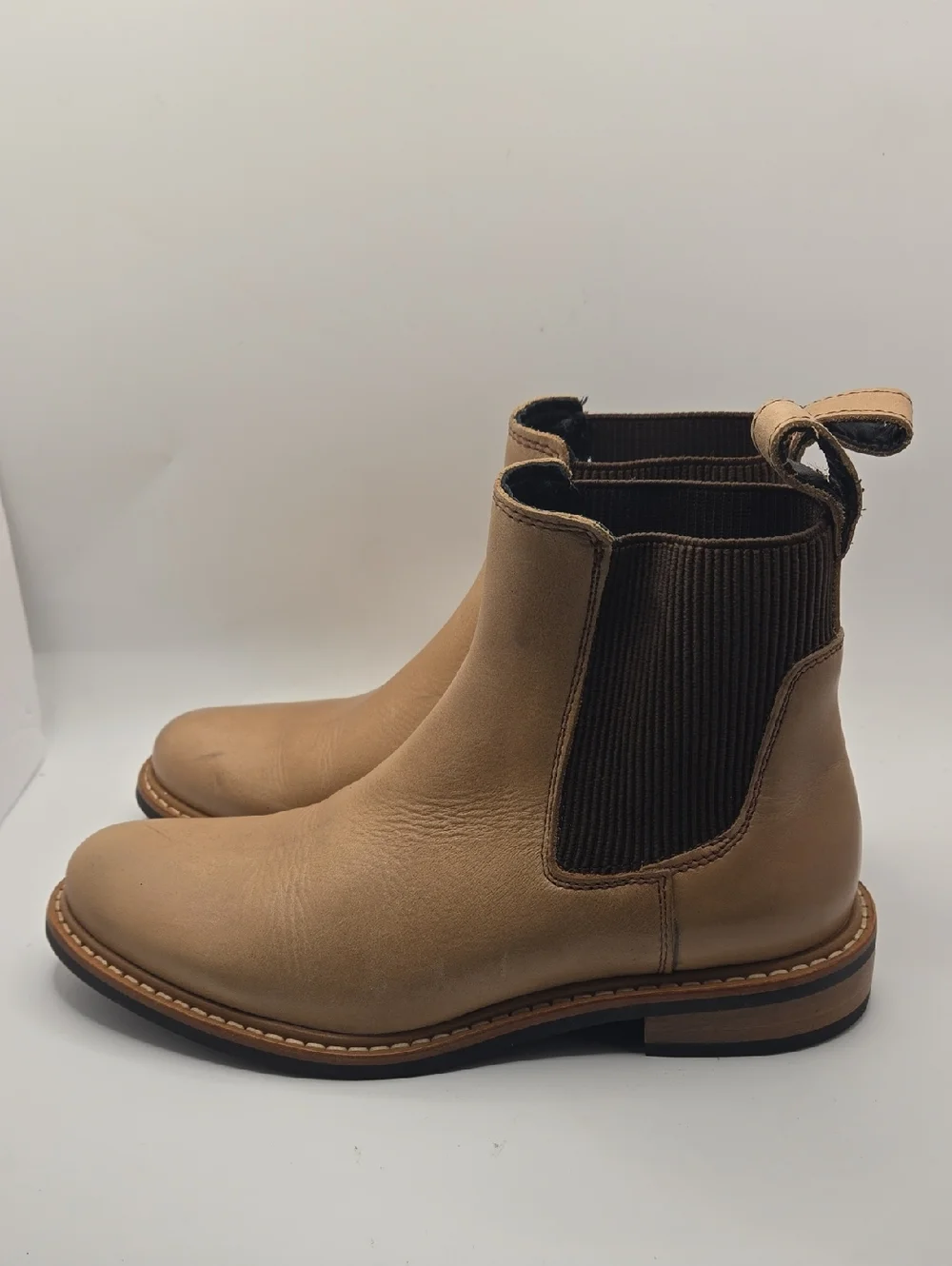Nisolo Carmen Chelsea Ankle Boot Sz 6.5 Almond Tan Euro Boho Farmhouse